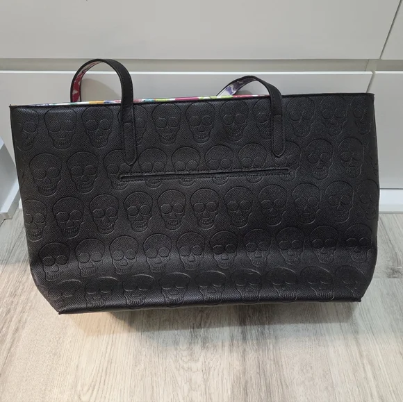 NWT Betsey Johnson Skull Tote w/ Wallet - Picture 3 of 5